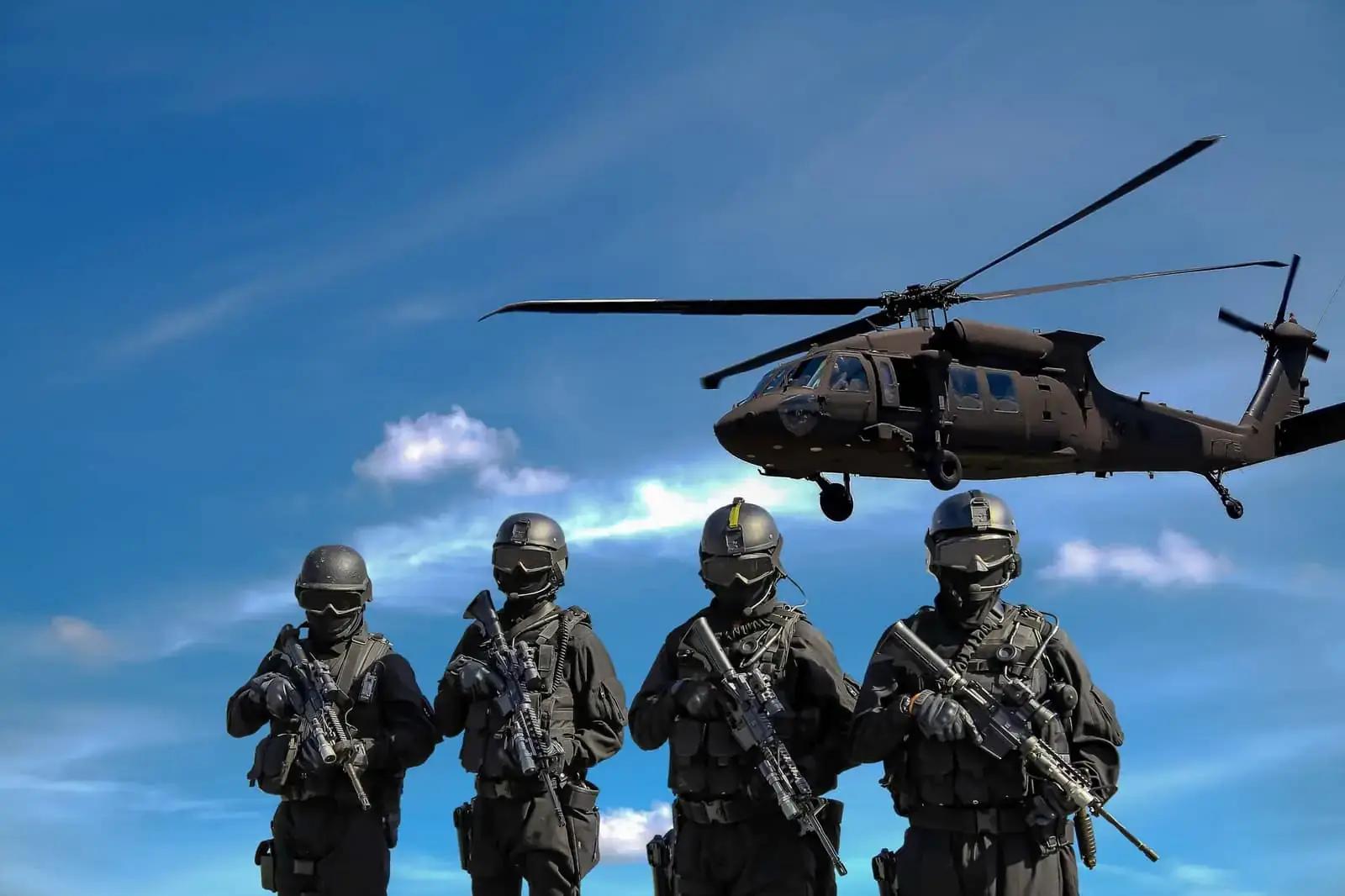Militares